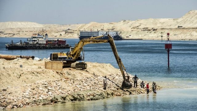 حفريات القناة الجديدة (AFP)