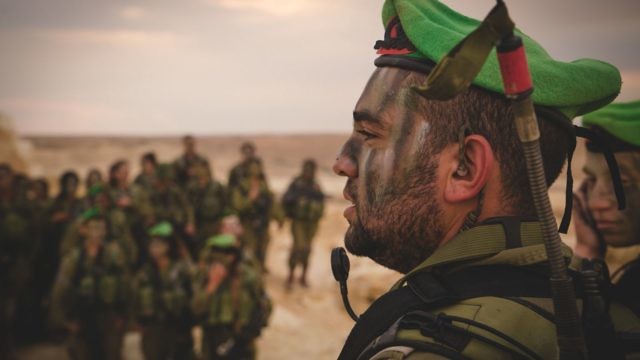 الجنود الإسرائيليون يريدون إطلاق لحاهم (Flickr IDF)