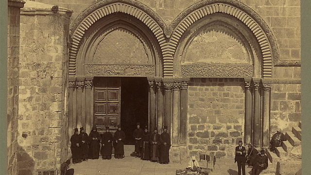 كنيسة القيامة بين عامي 1867-1899 (Library of Congress)