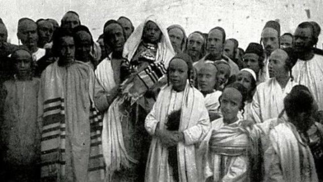 أبناء الجالية اليهودية في يوم عيد في صنعاء 1901 (هرمان بوركهارت)