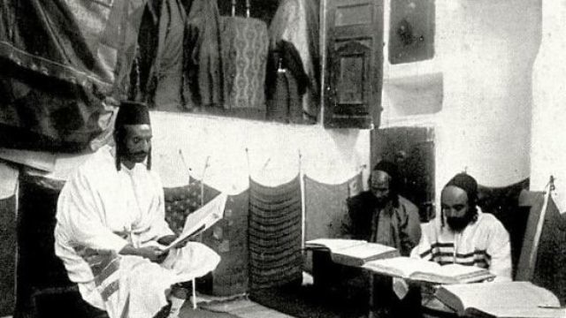 كنيس الجالية اليهودية في مدينة صنعاء 1901 (هرمان بوركهارت)