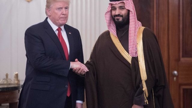 ولي العهد المعين جديدا محمد بن سلمان خلال لقاء مع رئيس الولايات المتحدة، دونالد ترامب (AFP)