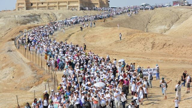 "مسيرة السلام" التي تنظمها حركة "نساء يصنعن السلام" (فسيبوك)