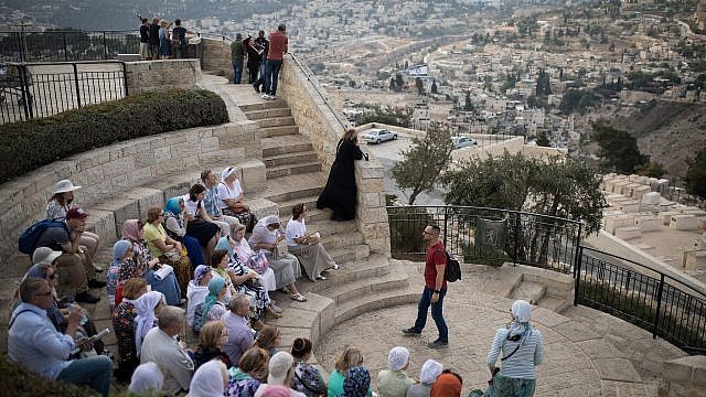 سياحة في القدس (Hadas Parush/Flash90)